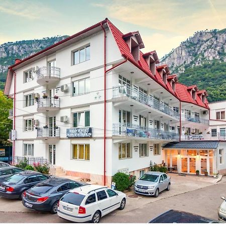 Hotel Artemis Băile Herculane Zewnętrze zdjęcie